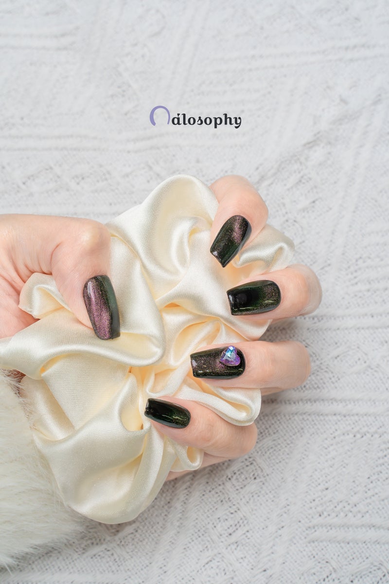 Nailosophy أظافر جل مضغوطة يدوية الصنع بتصميم جالاكسي عين القط مع سحر القلب | شكل كوفين - Image 4